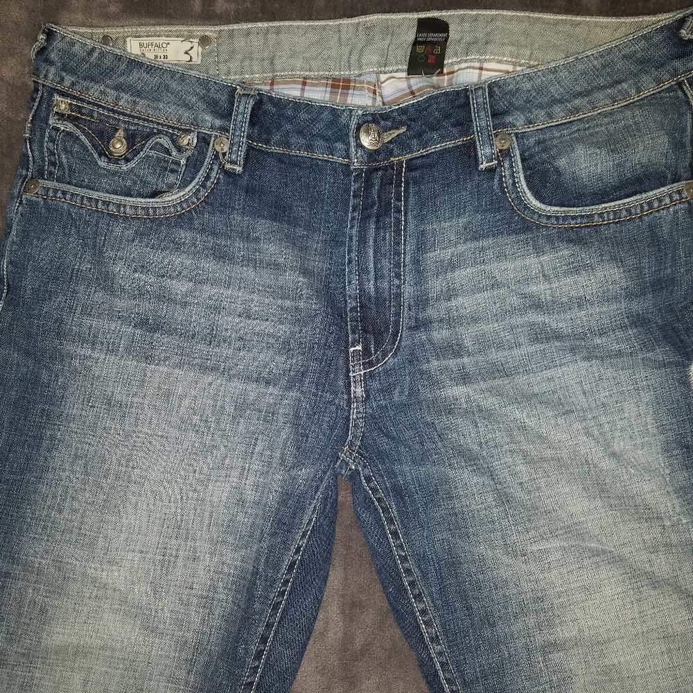 BUFFALO JEANS by David Bitton